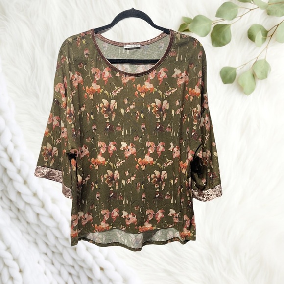 Zara Tops - Zara Green Floral Velvet Trim Top Large